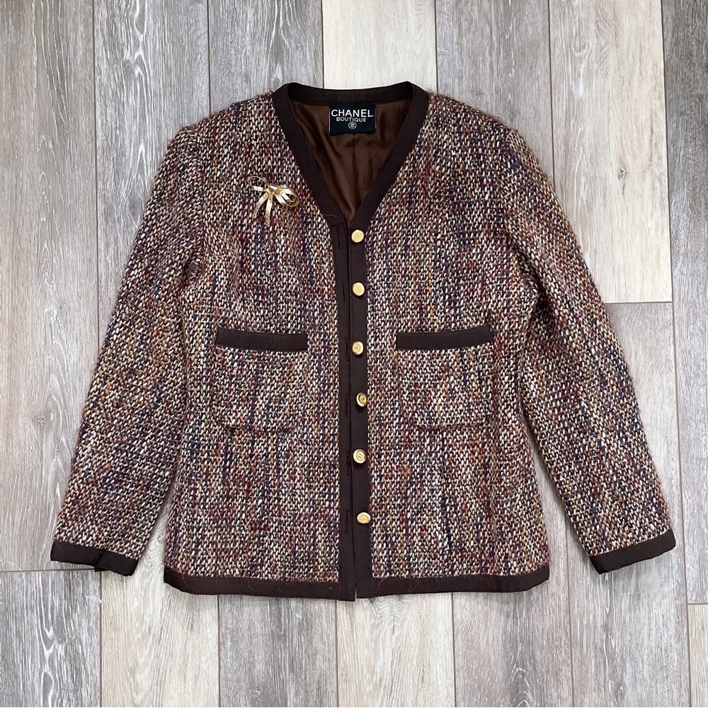 Auth Vintage CHANEL brown tweed gold button blazer jacket